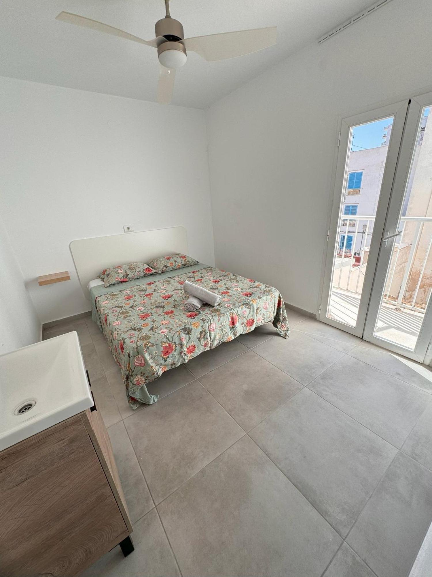 Cisne By Nest Hostel Sant Antoni de Portmany Zewnętrze zdjęcie