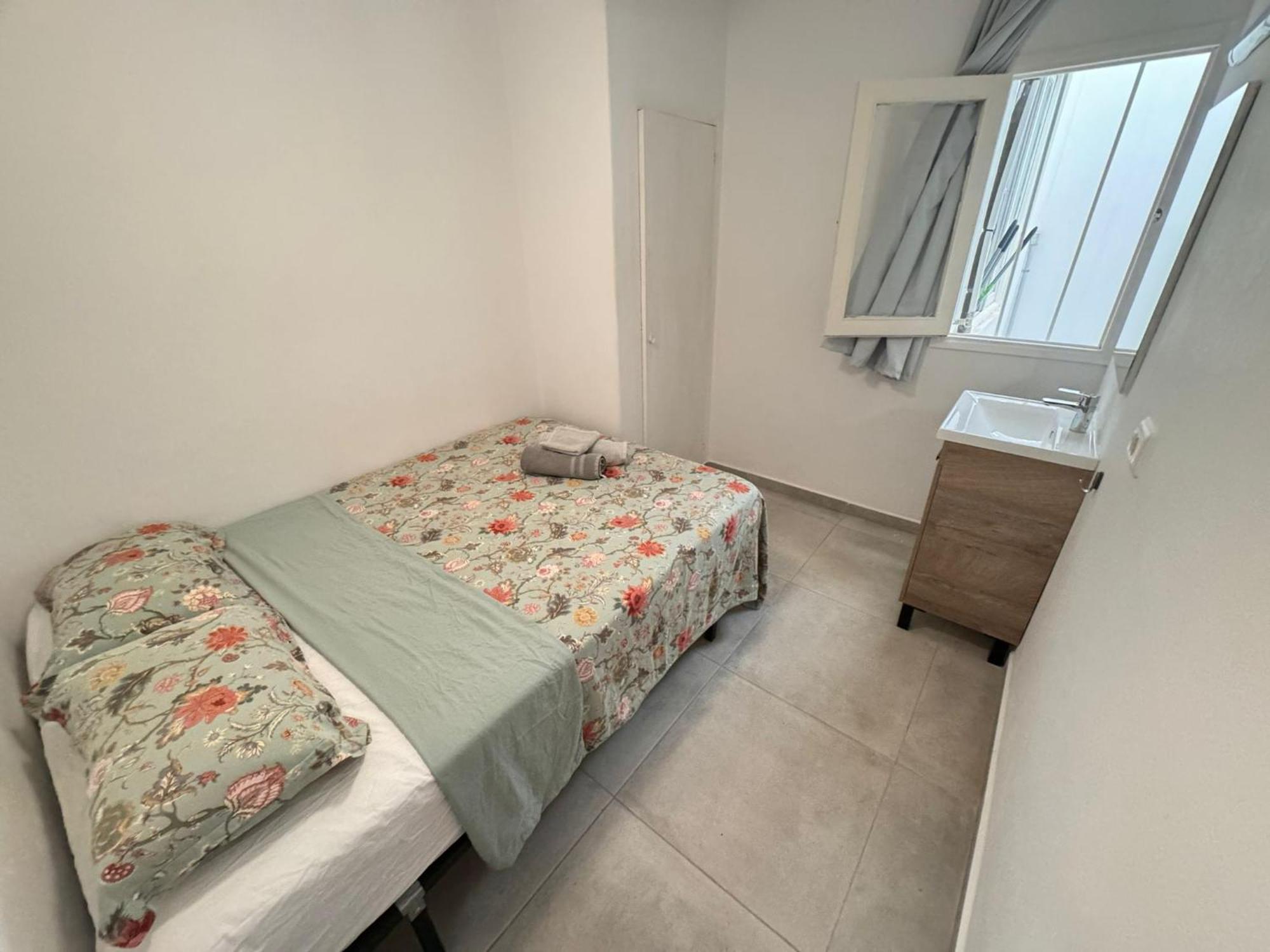Cisne By Nest Hostel Sant Antoni de Portmany Zewnętrze zdjęcie