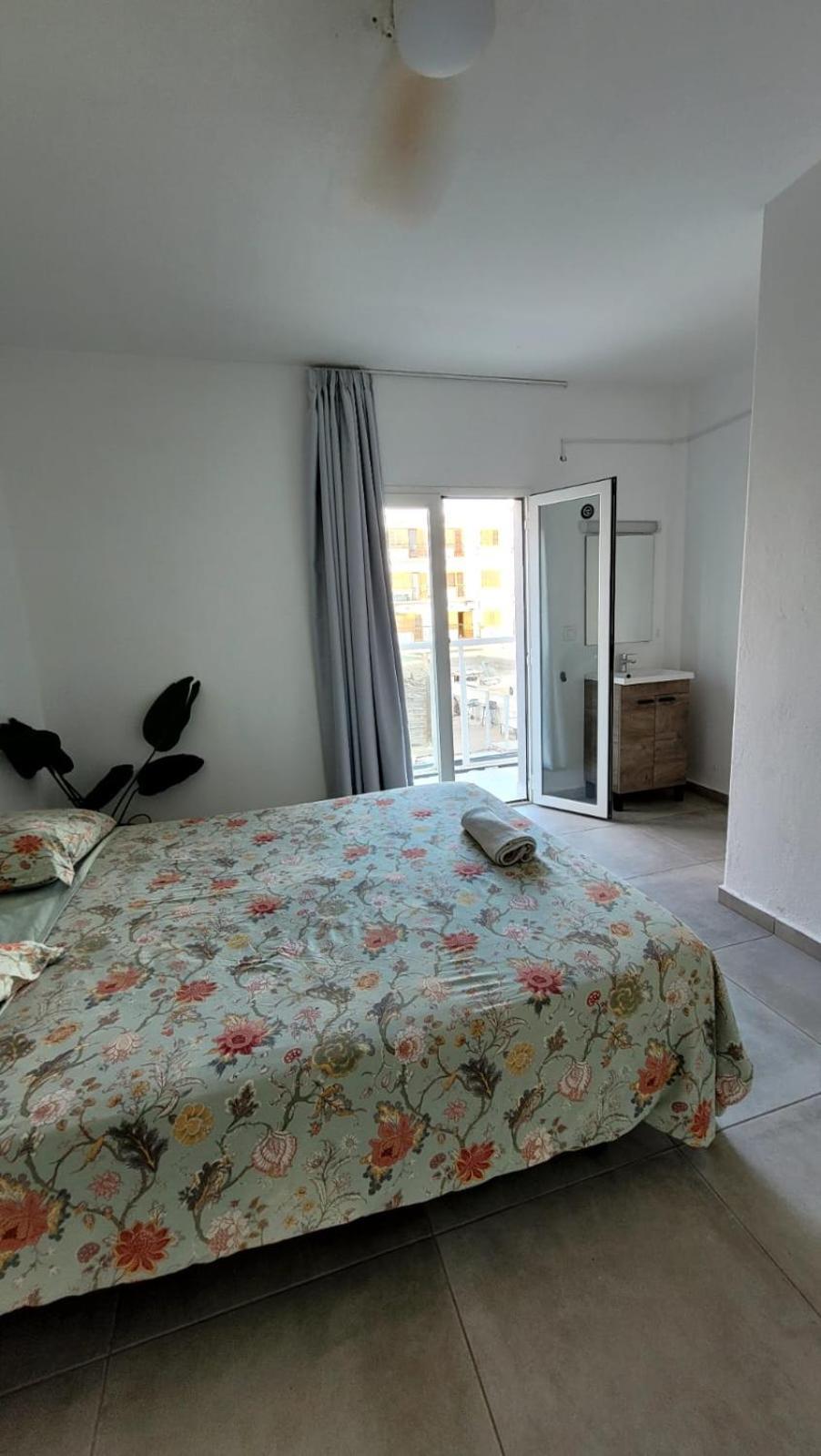 Cisne By Nest Hostel Sant Antoni de Portmany Zewnętrze zdjęcie