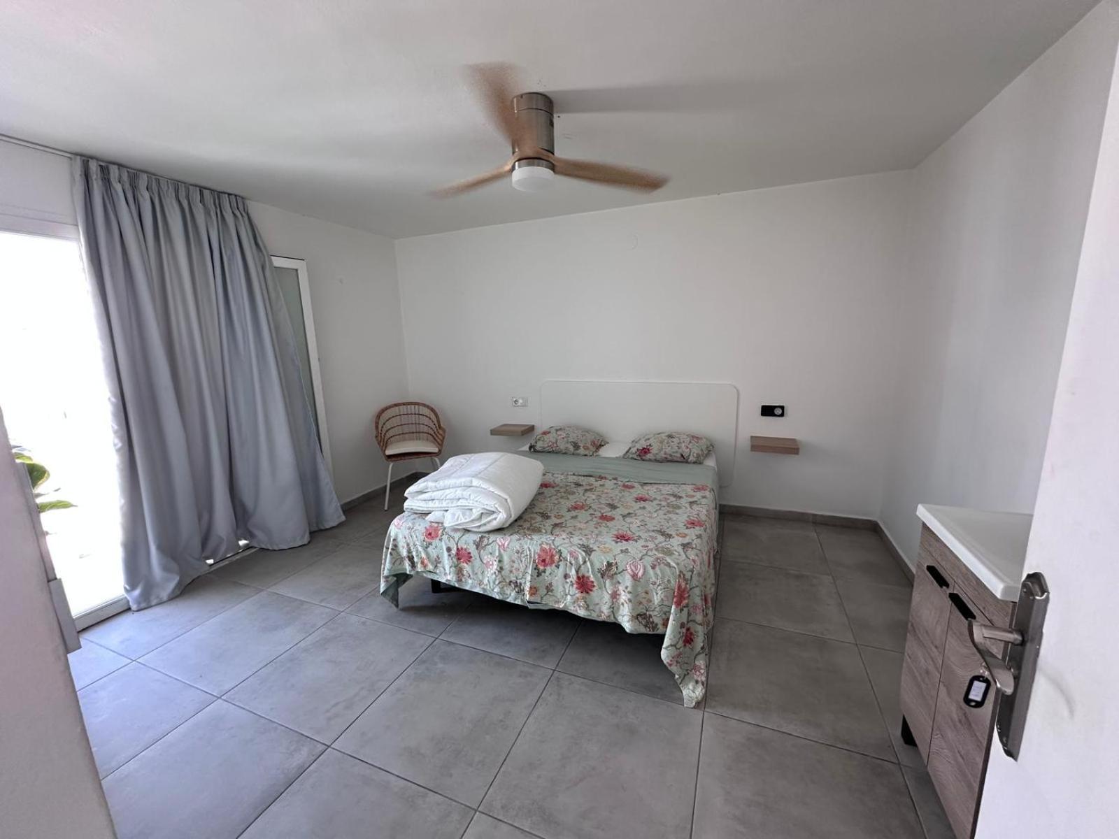 Cisne By Nest Hostel Sant Antoni de Portmany Zewnętrze zdjęcie
