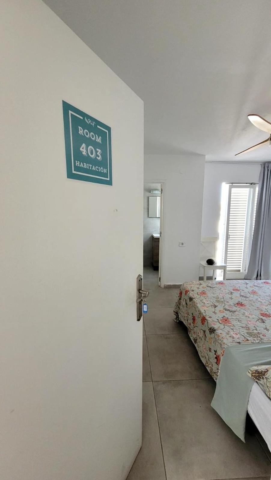 Cisne By Nest Hostel Sant Antoni de Portmany Zewnętrze zdjęcie